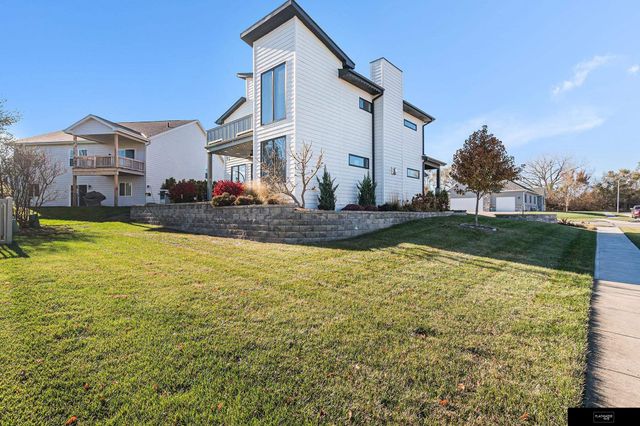 910 Sycamore Drive, Arlington, NE 68022