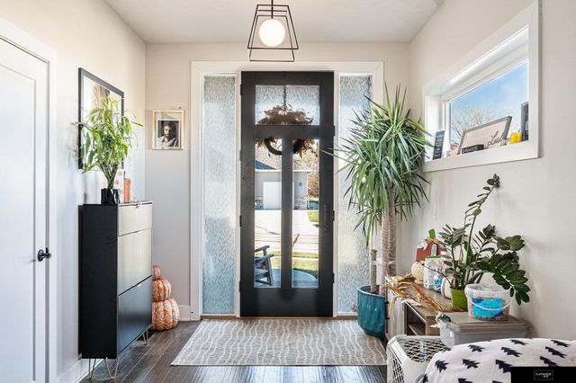 910 Sycamore Drive, Arlington, NE 68022