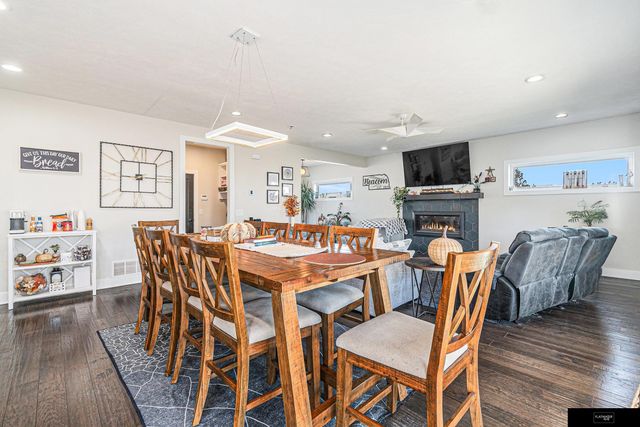 910 Sycamore Drive, Arlington, NE 68022