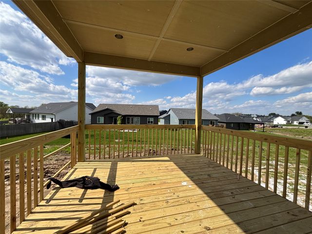 1815 Silver Maple Drive, Norwalk, IA 50211