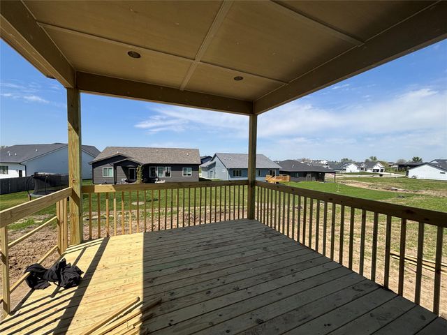 1815 Silver Maple Drive, Norwalk, IA 50211