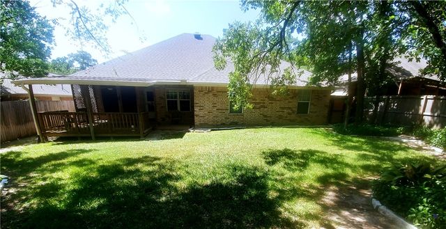 1802 White Stone Drive, Bryan, TX 77807