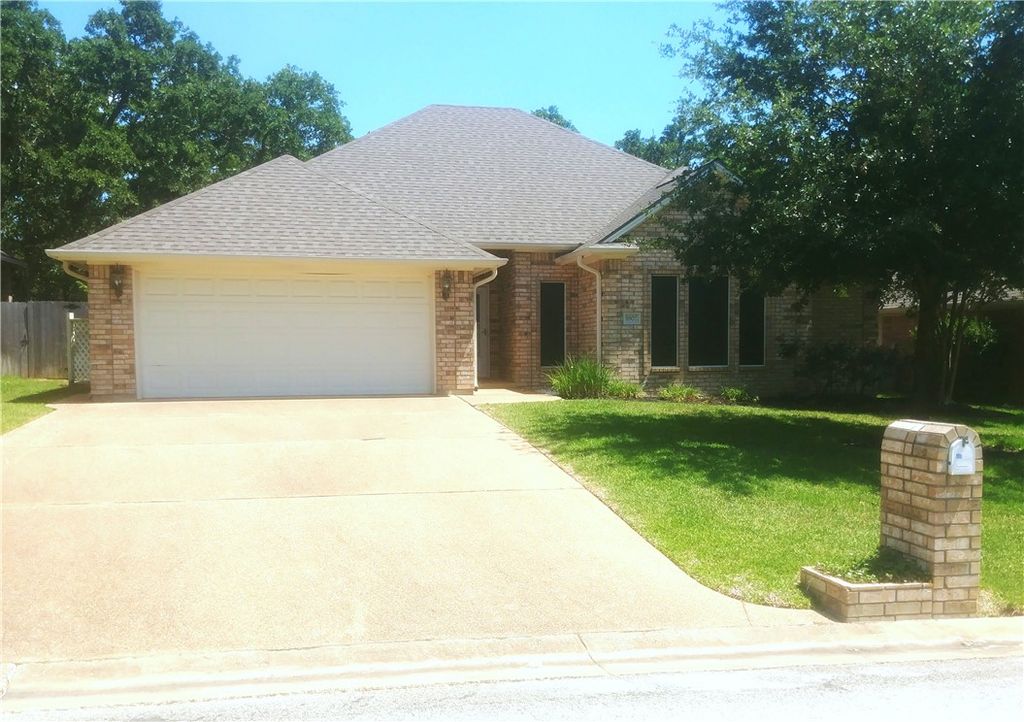 1802 White Stone Drive, Bryan, TX 77807
