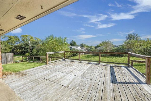 2307 Katherine Street, Brenham, TX 77833