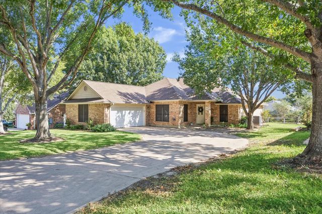 2307 Katherine Street, Brenham, TX 77833