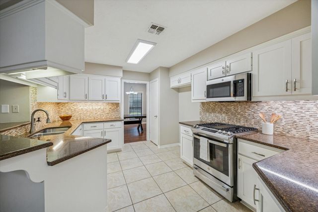 2307 Katherine Street, Brenham, TX 77833