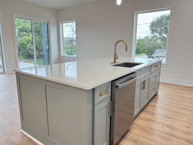 1307 71st Street A, Houston, TX 77011