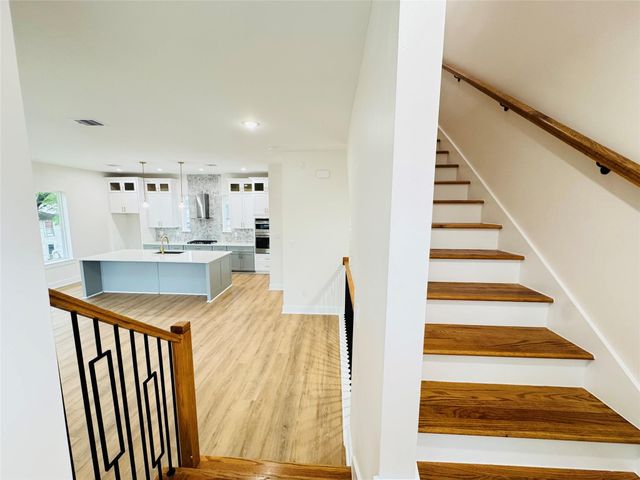 1307 71st Street A, Houston, TX 77011
