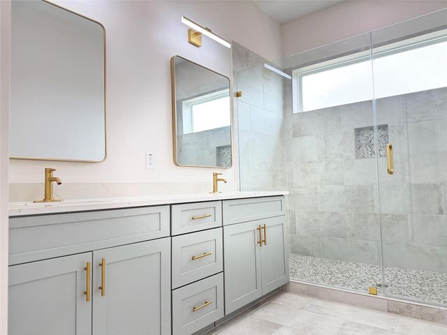 1307 71st Street A, Houston, TX 77011