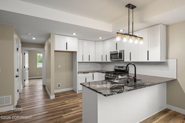 L1 B2 W Como Circle, Wasilla, AK 99623