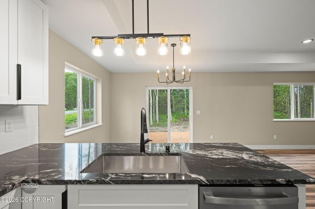 L1 B2 W Como Circle, Wasilla, AK 99623