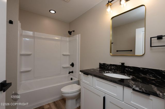 L1 B2 W Como Circle, Wasilla, AK 99623