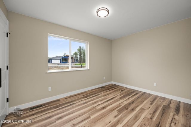 L1 B2 W Como Circle, Wasilla, AK 99623