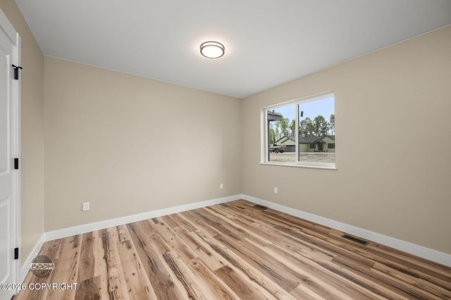L1 B2 W Como Circle, Wasilla, AK 99623
