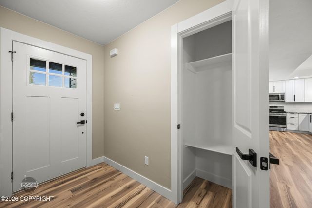 L1 B2 W Como Circle, Wasilla, AK 99623