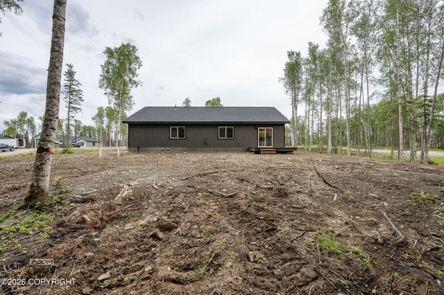 L1 B2 W Como Circle, Wasilla, AK 99623