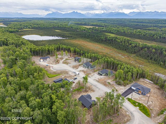 L1 B2 W Como Circle, Wasilla, AK 99623