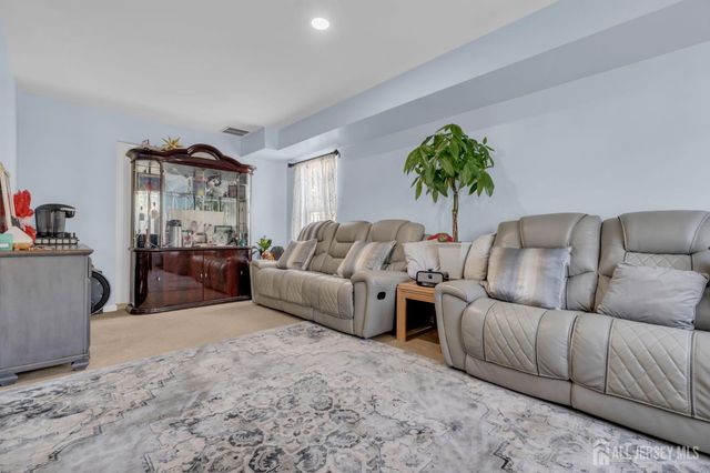425 Thomas Street, Perth Amboy, NJ 08861