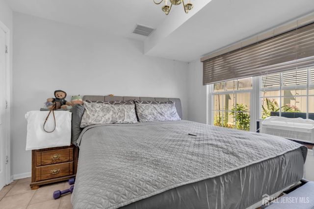 425 Thomas Street, Perth Amboy, NJ 08861