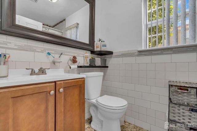 425 Thomas Street, Perth Amboy, NJ 08861