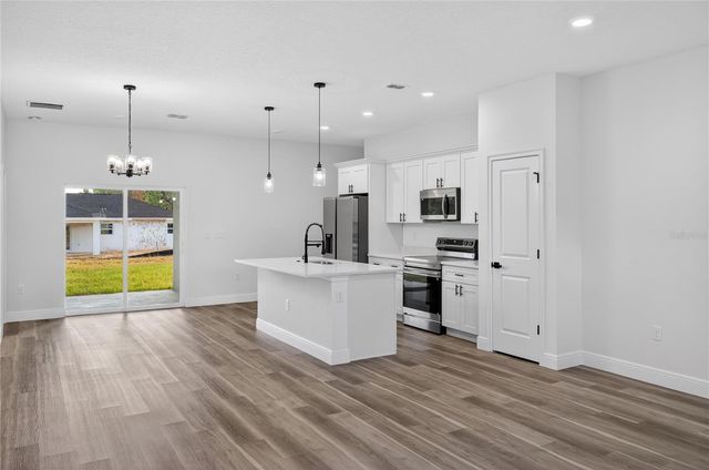 1852 W QUAKER LANE, Citrus Springs, FL 34434