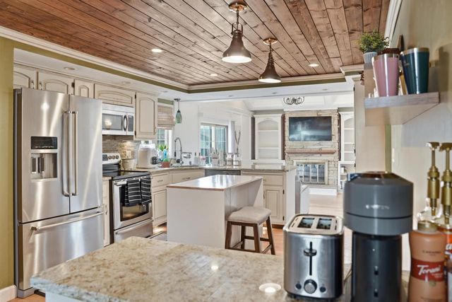 3227 14th PLACE, Kenosha, WI 53144