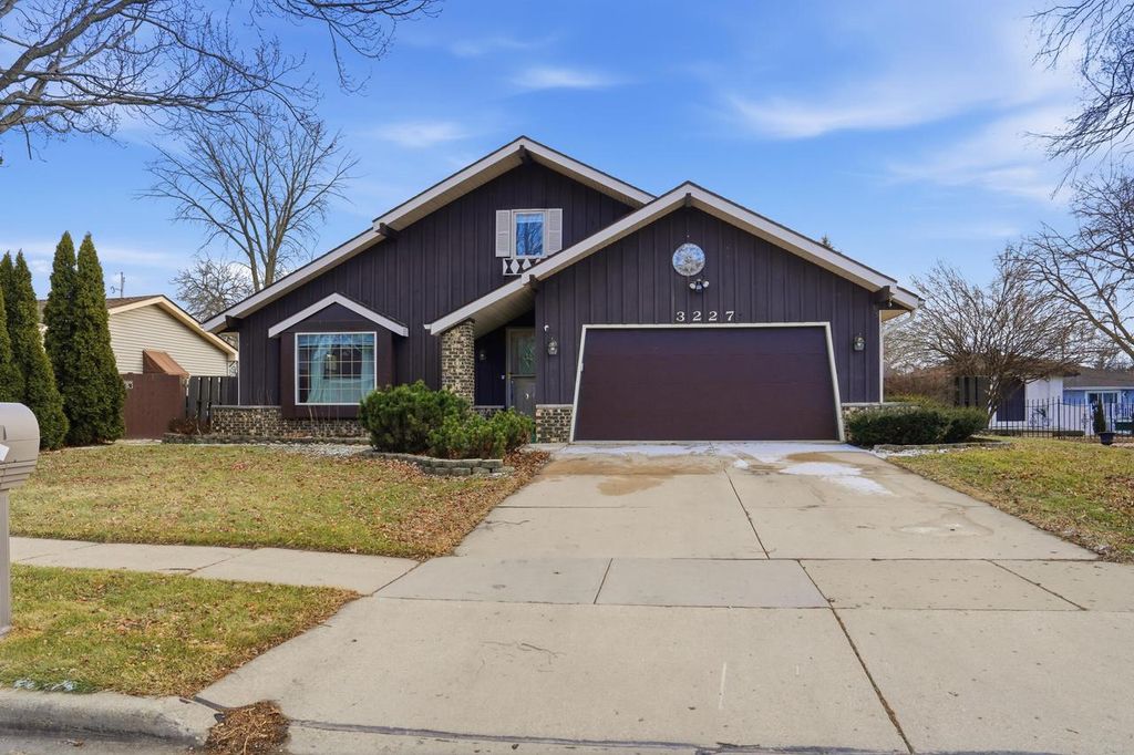 3227 14th PLACE, Kenosha, WI 53144