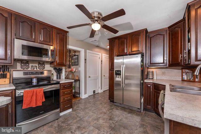 3612 SCHOOLHOUSE LN, Harrisburg, PA 17109