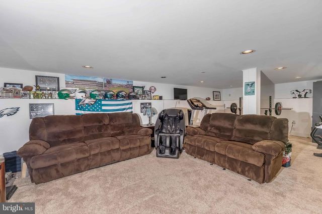 3612 SCHOOLHOUSE LN, Harrisburg, PA 17109