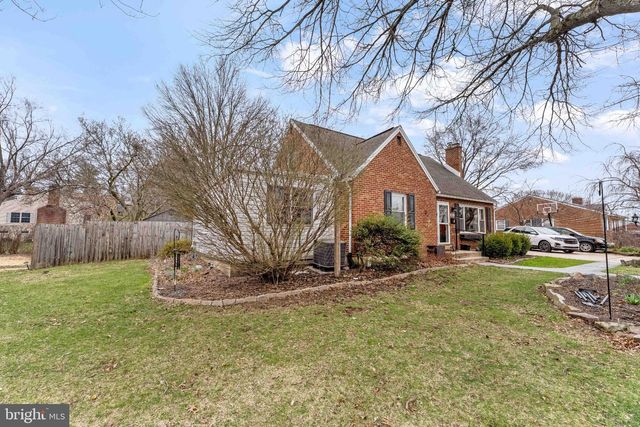 3612 SCHOOLHOUSE LN, Harrisburg, PA 17109