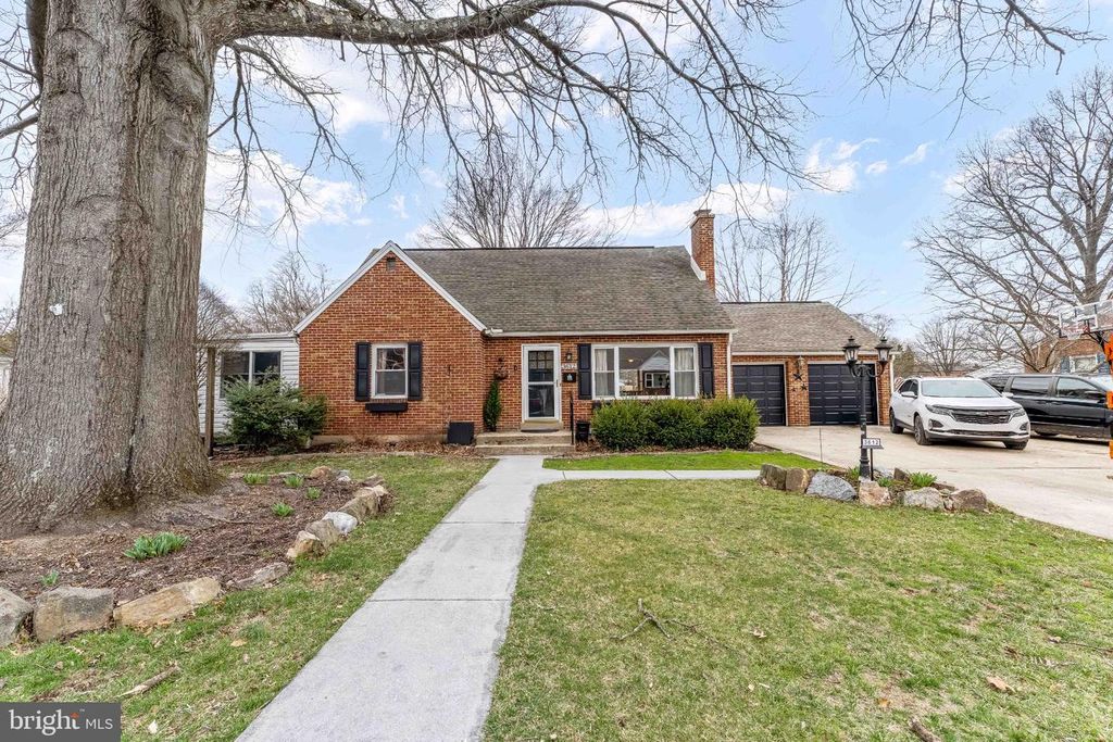 3612 SCHOOLHOUSE LN, Harrisburg, PA 17109