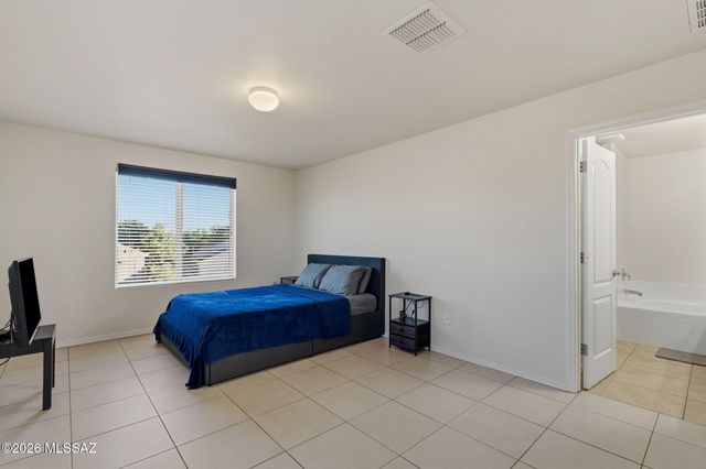 8247 W Razorbill Drive, Tucson, AZ 85757