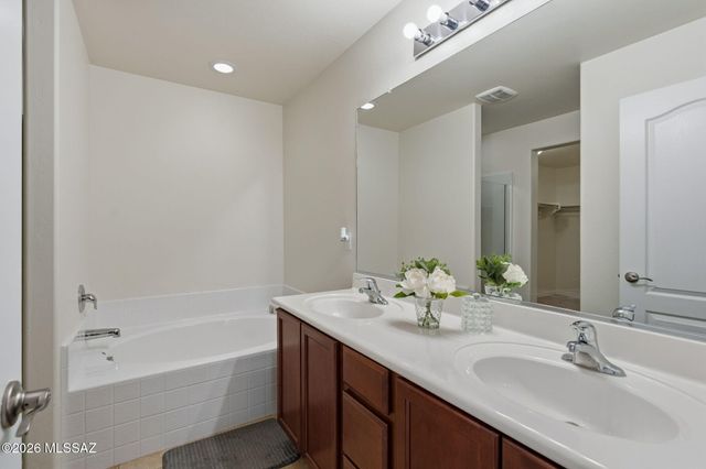 8247 W Razorbill Drive, Tucson, AZ 85757