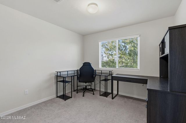 8247 W Razorbill Drive, Tucson, AZ 85757
