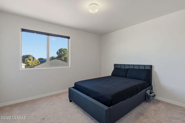 8247 W Razorbill Drive, Tucson, AZ 85757