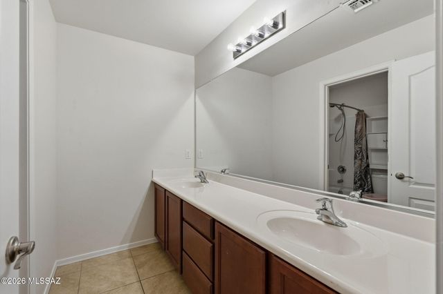 8247 W Razorbill Drive, Tucson, AZ 85757