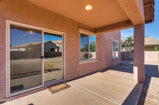 8247 W Razorbill Drive, Tucson, AZ 85757