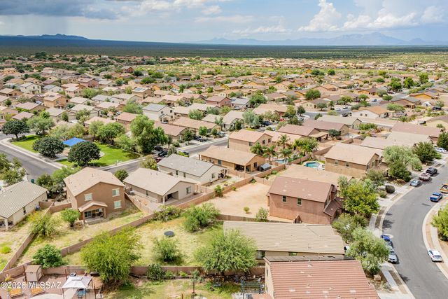 8247 W Razorbill Drive, Tucson, AZ 85757