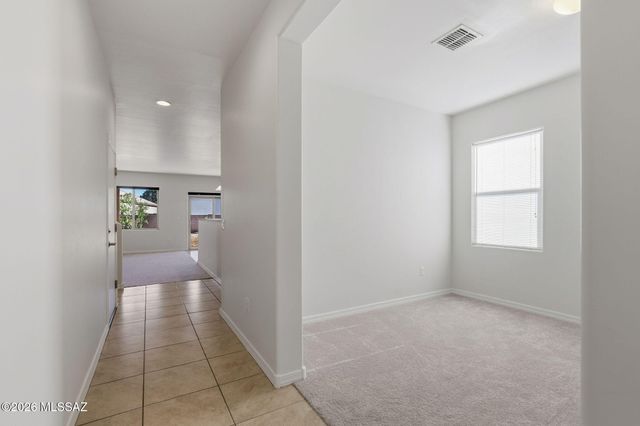 8247 W Razorbill Drive, Tucson, AZ 85757