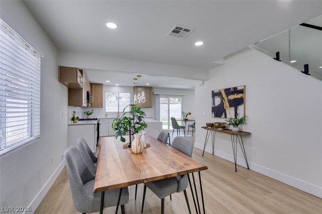 10004 Long Cattle Avenue, Las Vegas, NV 89117