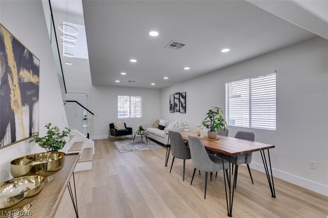 10004 Long Cattle Avenue, Las Vegas, NV 89117