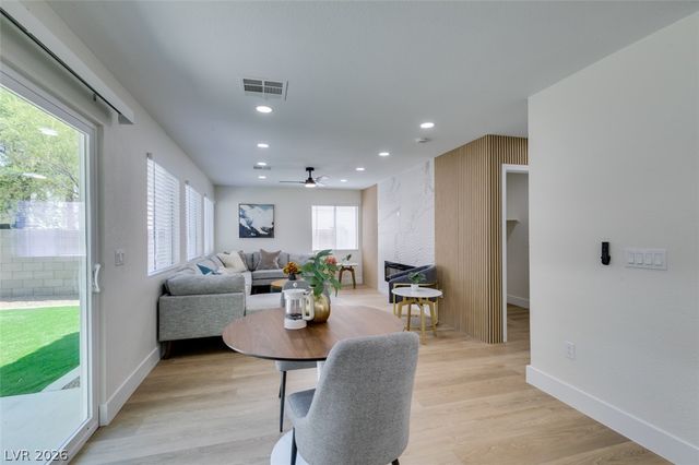 10004 Long Cattle Avenue, Las Vegas, NV 89117