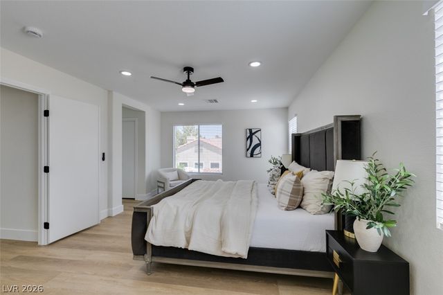 10004 Long Cattle Avenue, Las Vegas, NV 89117