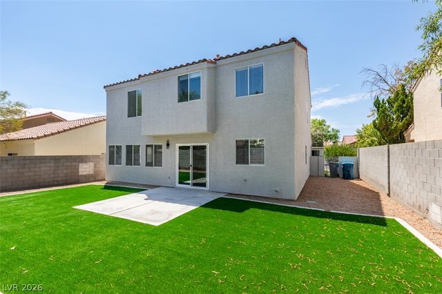 10004 Long Cattle Avenue, Las Vegas, NV 89117