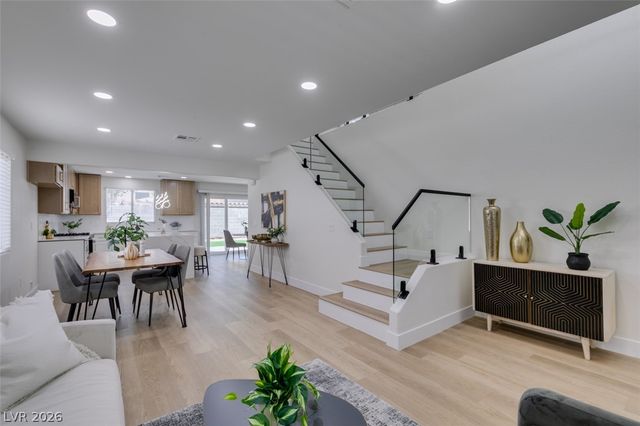 10004 Long Cattle Avenue, Las Vegas, NV 89117