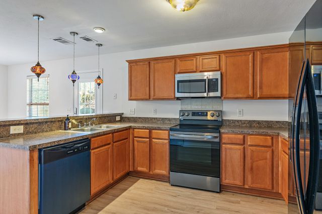 221 Quiet Ln, La Vergne, TN 37086