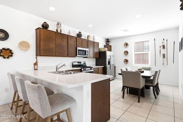 686 W Calle El Teclado, Sahuarita, AZ 85629