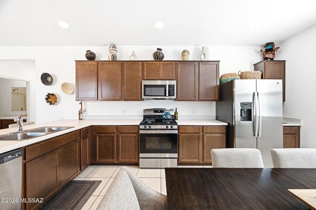 686 W Calle El Teclado, Sahuarita, AZ 85629