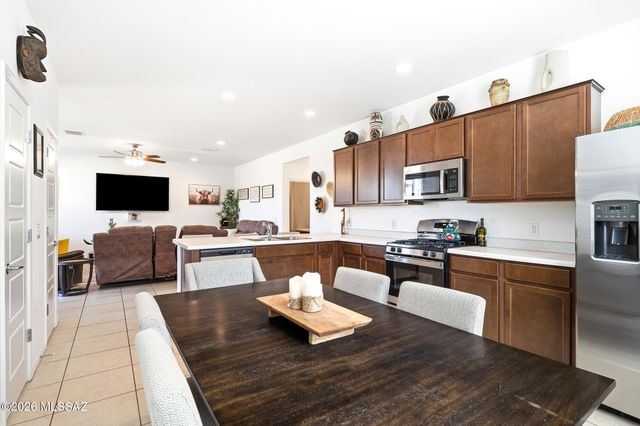 686 W Calle El Teclado, Sahuarita, AZ 85629
