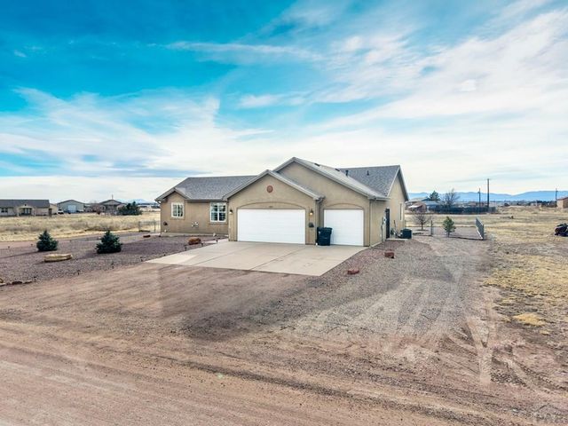 521 N Ramaldo Dr, Pueblo West, CO 81007